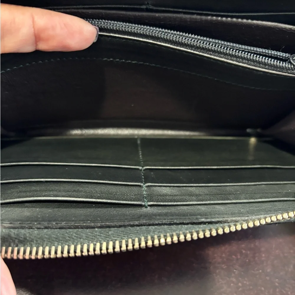 Pre-owned Gucci Black Leather wallet with bamboo tassel. - Picture 13 of 16